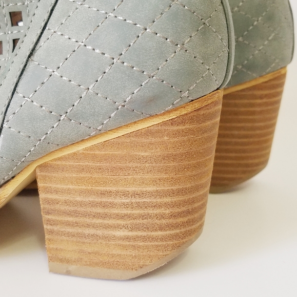 MI.IM Vera Lost Valley Cutout Slip On Ankle Bootie - Picture 6 of 11